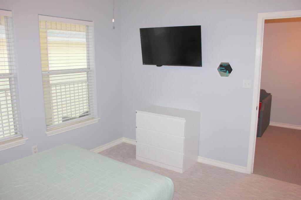 Spacious Home, Short Walk To Beach, Heated Pool! 코퍼스크리스티 외부 사진