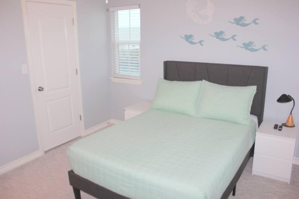 Spacious Home, Short Walk To Beach, Heated Pool! 코퍼스크리스티 외부 사진