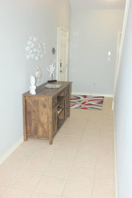 Spacious Home, Short Walk To Beach, Heated Pool! 코퍼스크리스티 외부 사진